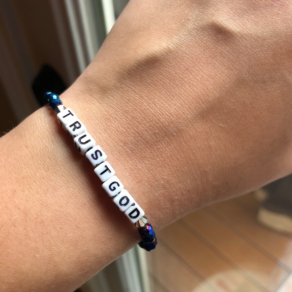 Handmade ‘Trust God’ Bracelet - Picture 3 of 4